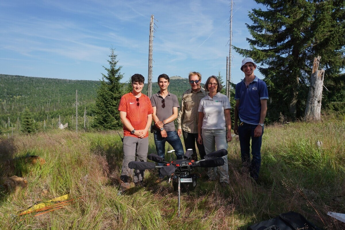 Das Messteam auf einer Dauerbeobachtungsfläche des Nationalparks Bayerischer Wald. Foto: P. Krzystek