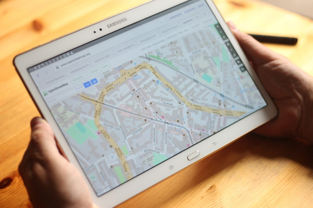 Digitale Navigation hinterlässt in unseren Köpfen löchrige, ungenaue innere Karten. Das soll sich ändern. © Frank Dickmann