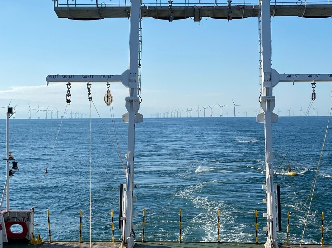 Fugro Pioneer mit seismischer Ausrüstung bei der Durchführung einer geophysikalischen Untersuchung. Bild © Fugro