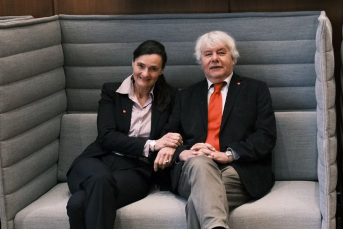 HFT-Rektorin Prof. Dr. Katja Rade mit Prof. Dr. Wolfgang Huep. Bild: HFT Stuttgart