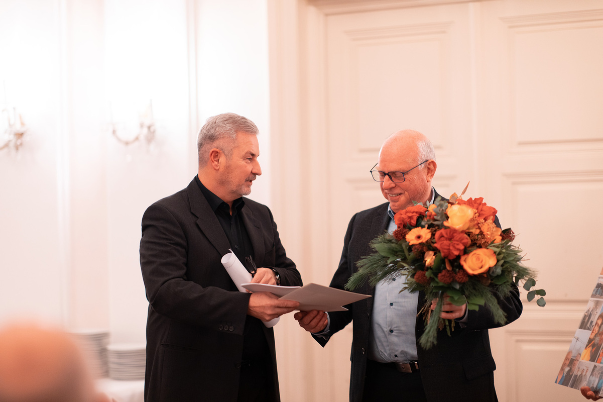 Laudator Jürgen Baumeister (links) und Michael Amrhein (rechts). Bild: ANGERMEIER INGENIEURE GmbH