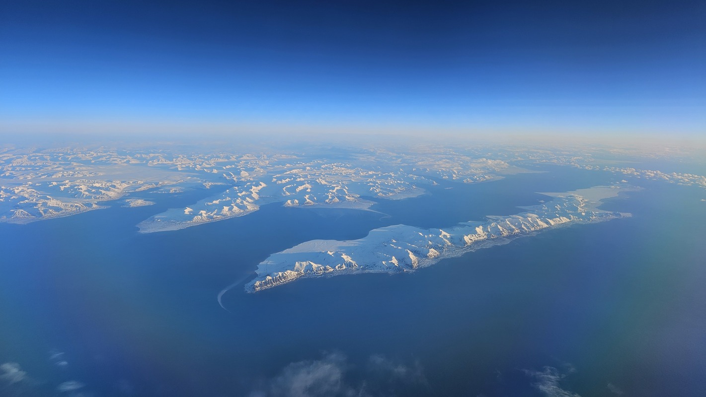 Forschungsflug mit HALO am 4. März 2025 in die Arktis über Spitzbergen in rund 13 Kilometer Höhe. Bild © KIT