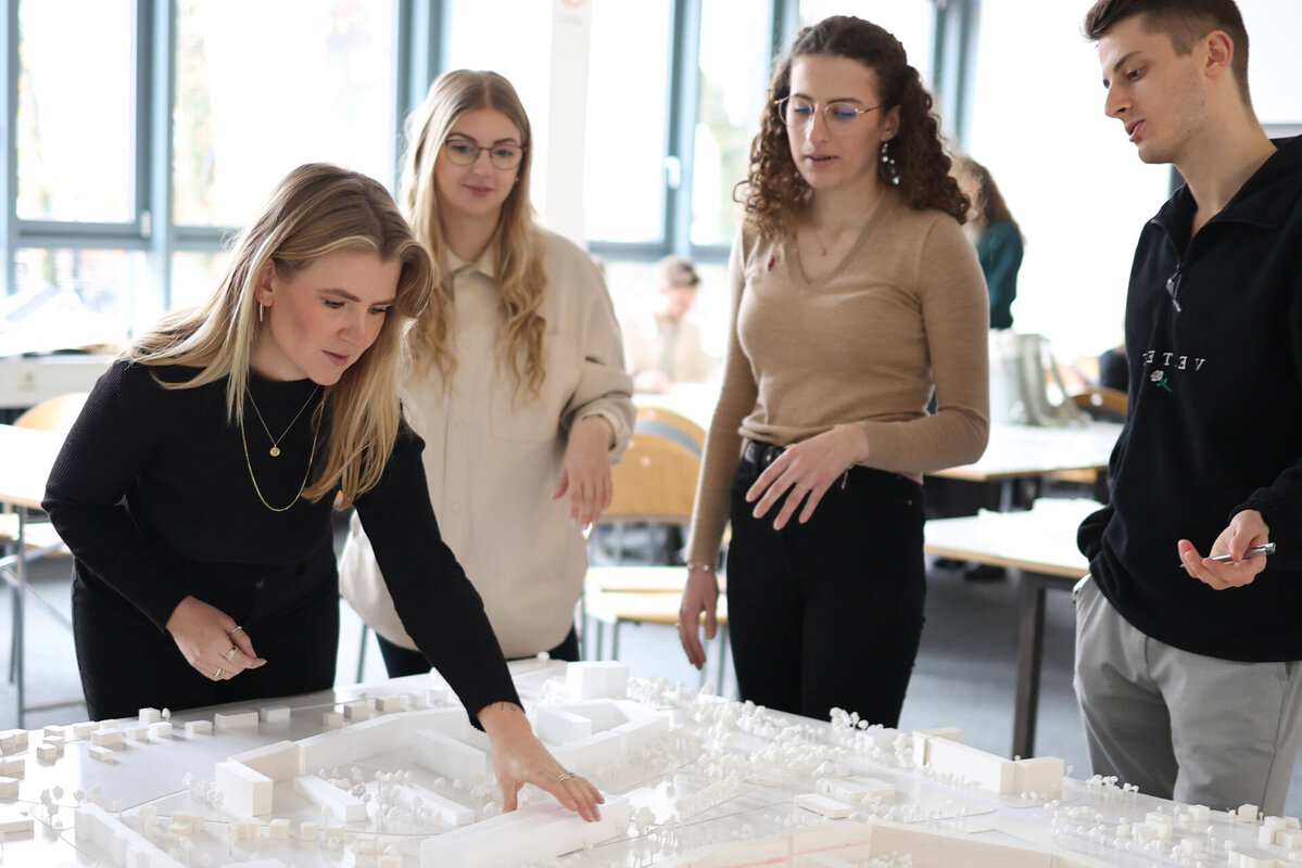 Durch ihre Konzepte schaffen Raumplaner_innen zukunftsfähige und nachhaltige Lebensräume. (Foto: Jade HS/Bonnie Bartusch) 